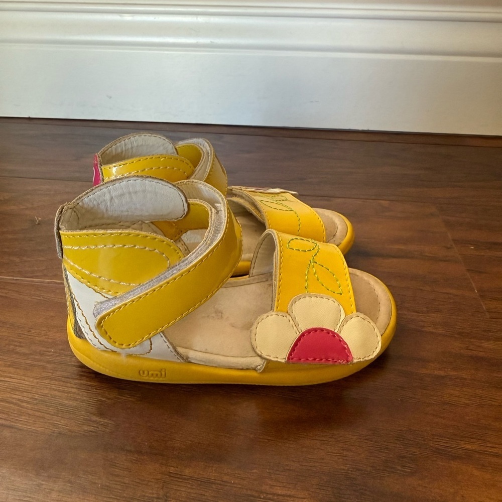 Umi Yellow Leather Flower Strap Sandals with Pink Accent - Picture 2 of 9